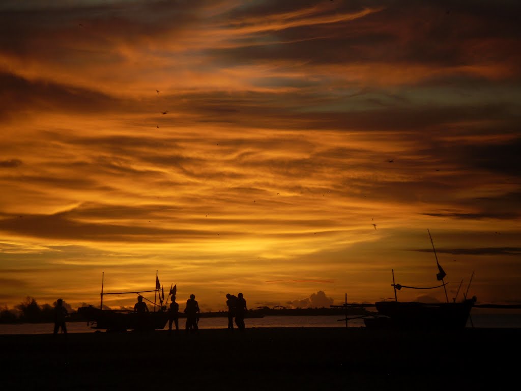 Sunset at Bengkulu by oktareza_wahyu