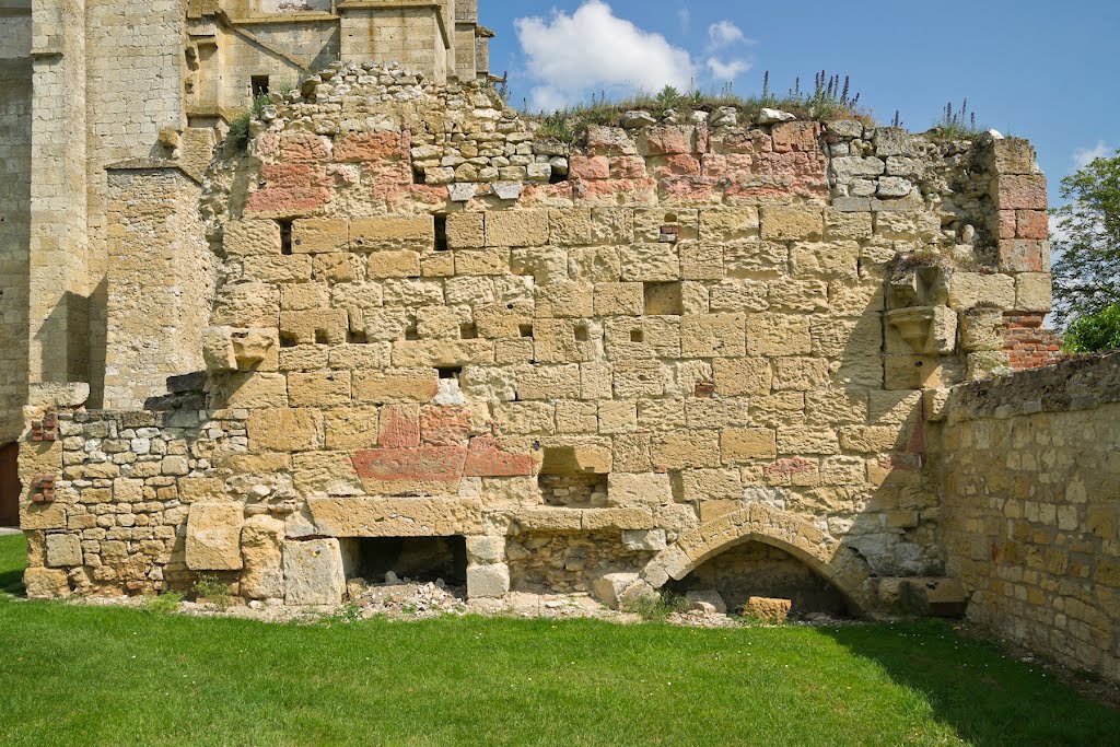 Ruines Abbaye de Saint Martin aux Bois by Berpiet