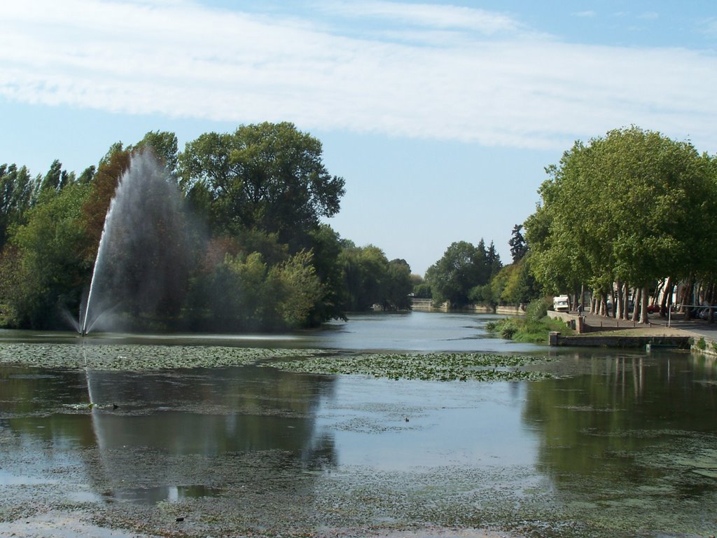 Rivière le Loir (port de Pré-Luneau à droite) où s'embarqua Louis Guertin en avril 1653 by FGuertin