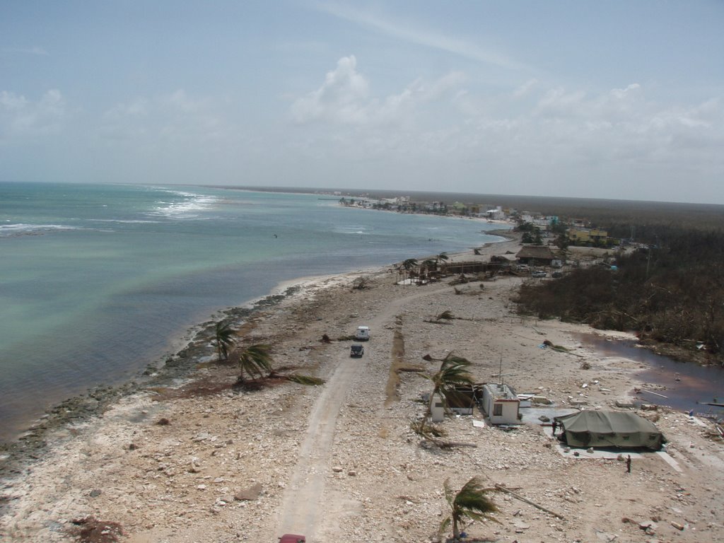 Mahahual after "Dean" hurricane by traconis