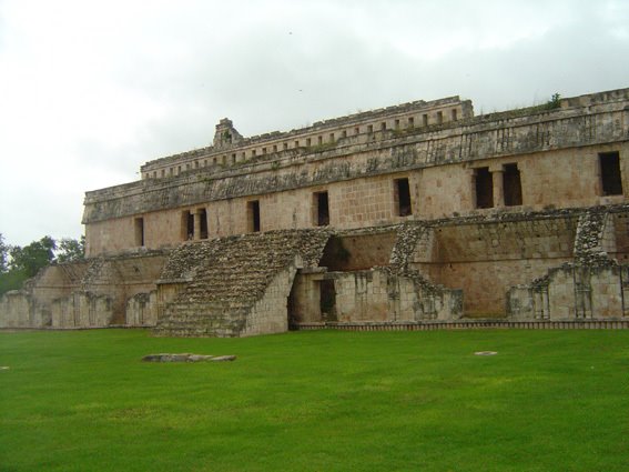 Kabah, Yucatán. by Pollo de Pelos