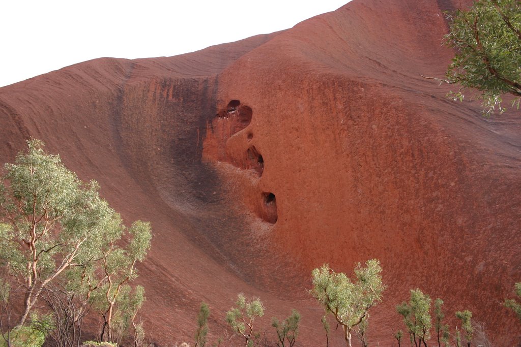 Uluru 11/1/07 by John L