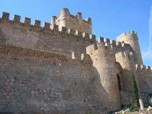 Castillo de Villena by marathoniano