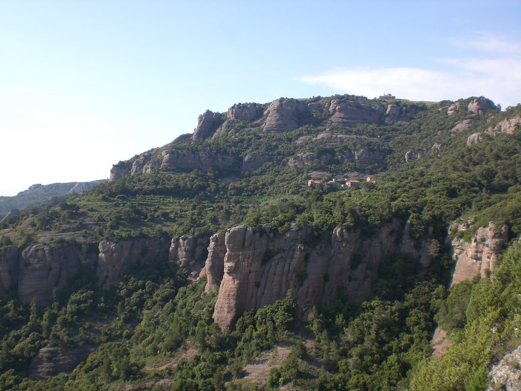 Cara sud de La Mola des del Cap del Mort, Parc Natural de Sant Llorenç del Munt i l'Obac (2012) by EliziR