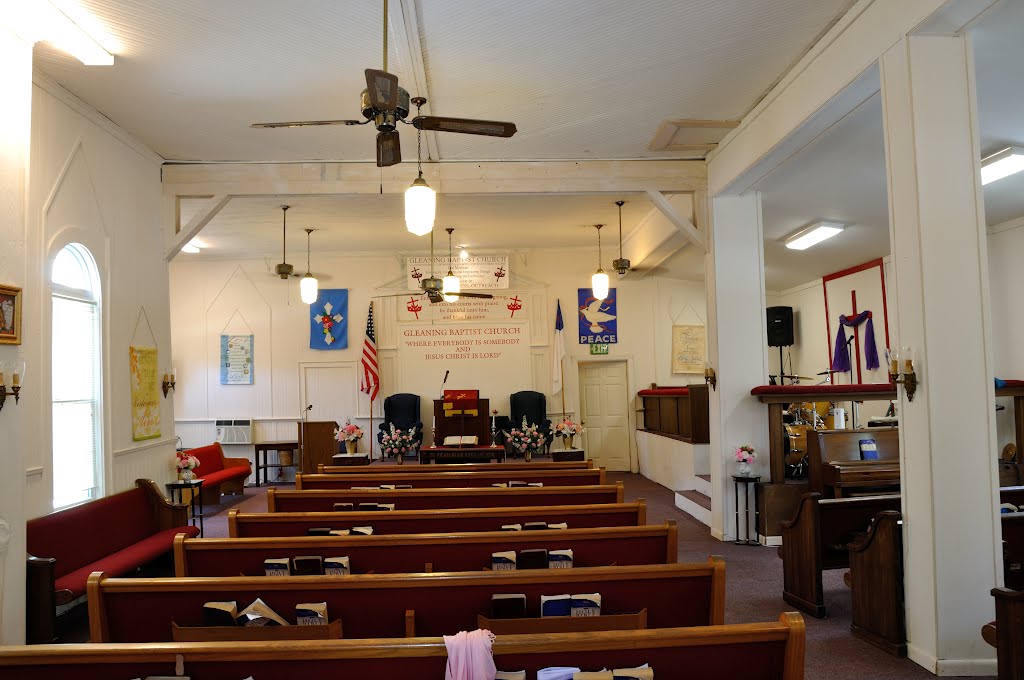 VIRGINIA: GLOUCESTER: Gleaning Baptist Church, 7749 Dutton Road (S.R. 198) interior by Douglas W. Reynolds, Jr.