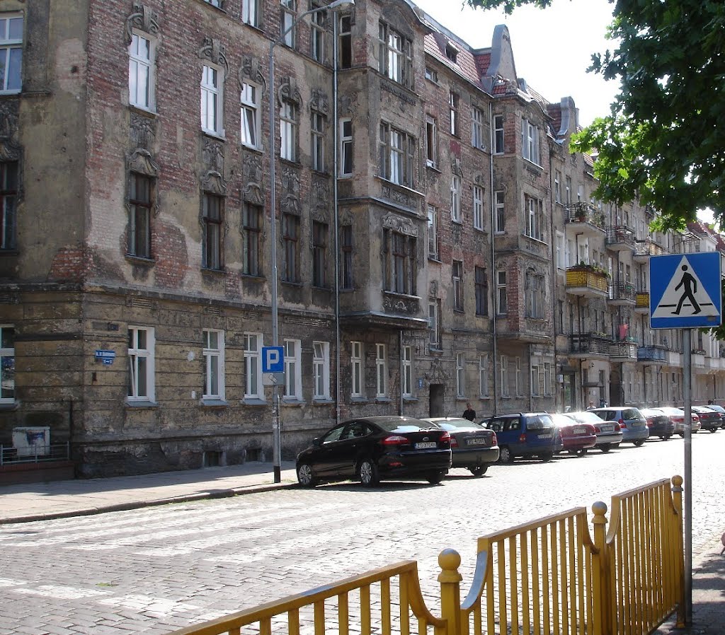 Bröckelige Gründerzeitfassaden in Stettin, 05/2012 by André Friebel