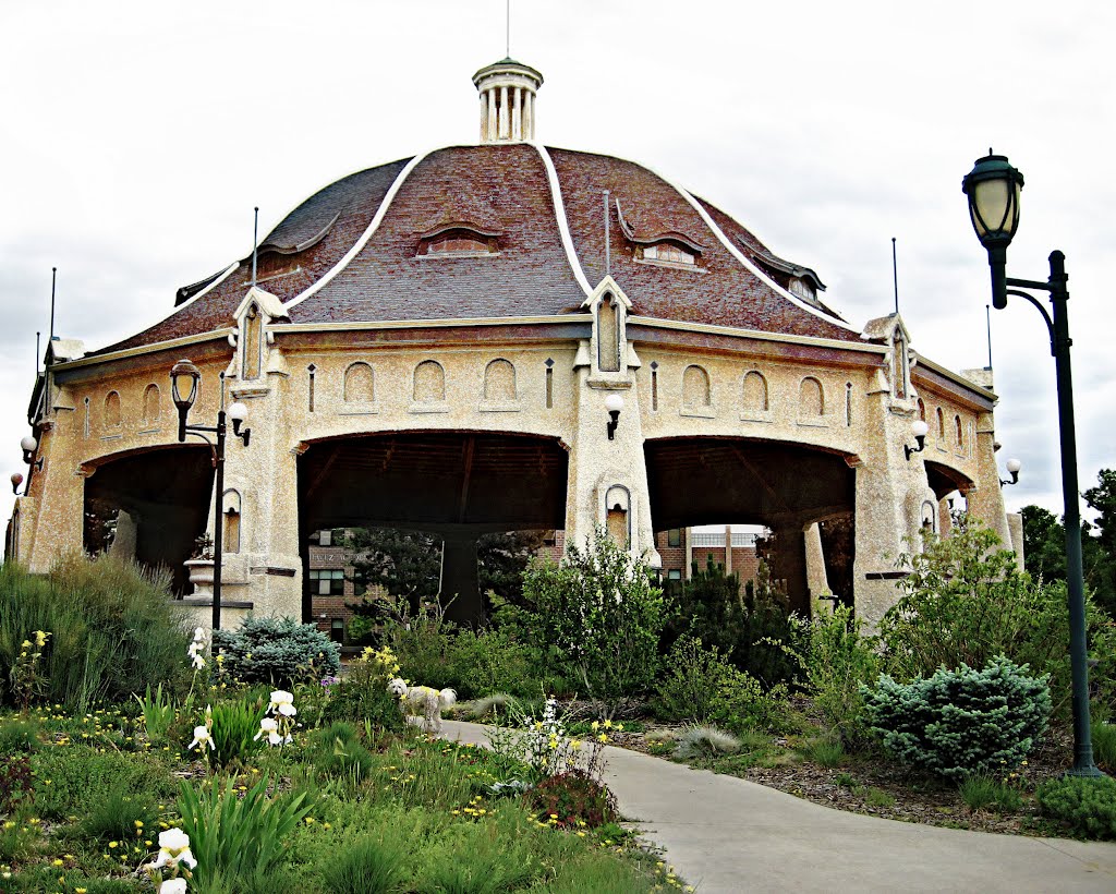 The old Elitch Gardens' carousel house by adoverboy2