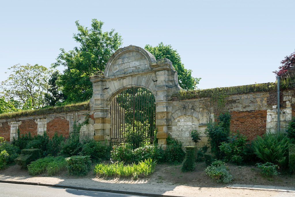 Ancien porche Le Plessier sur Saint-Just by Berpiet