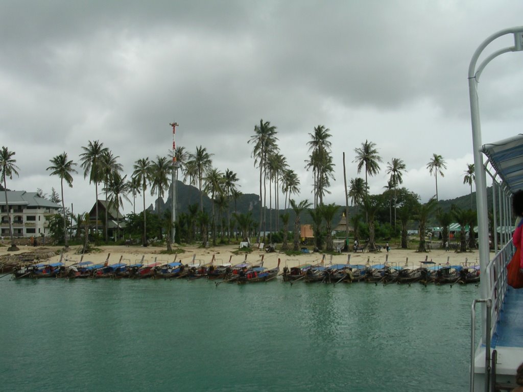 Kho Phi Phi Harbour by mike2596