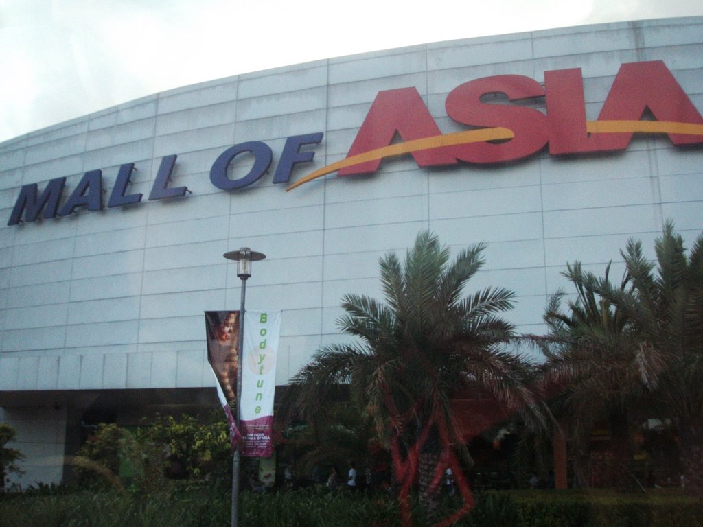 Mall Of Asia by traveler101