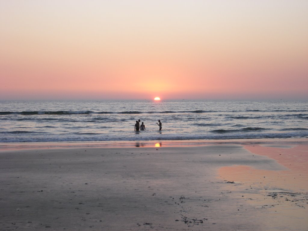 Sun Set from Baga Beach by GRIFFDOD