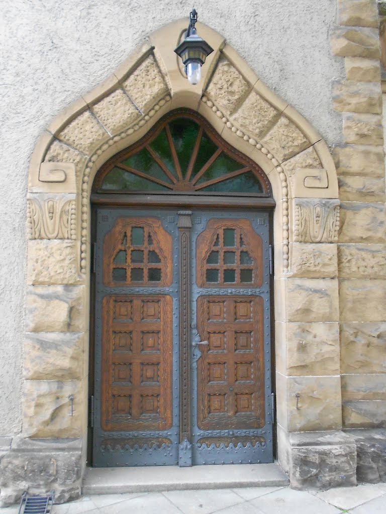 Stuttgart, Filderstraße 22, Markuskirche (Heinrich Dolmetsch 1906-08) by Jacques Lasserre