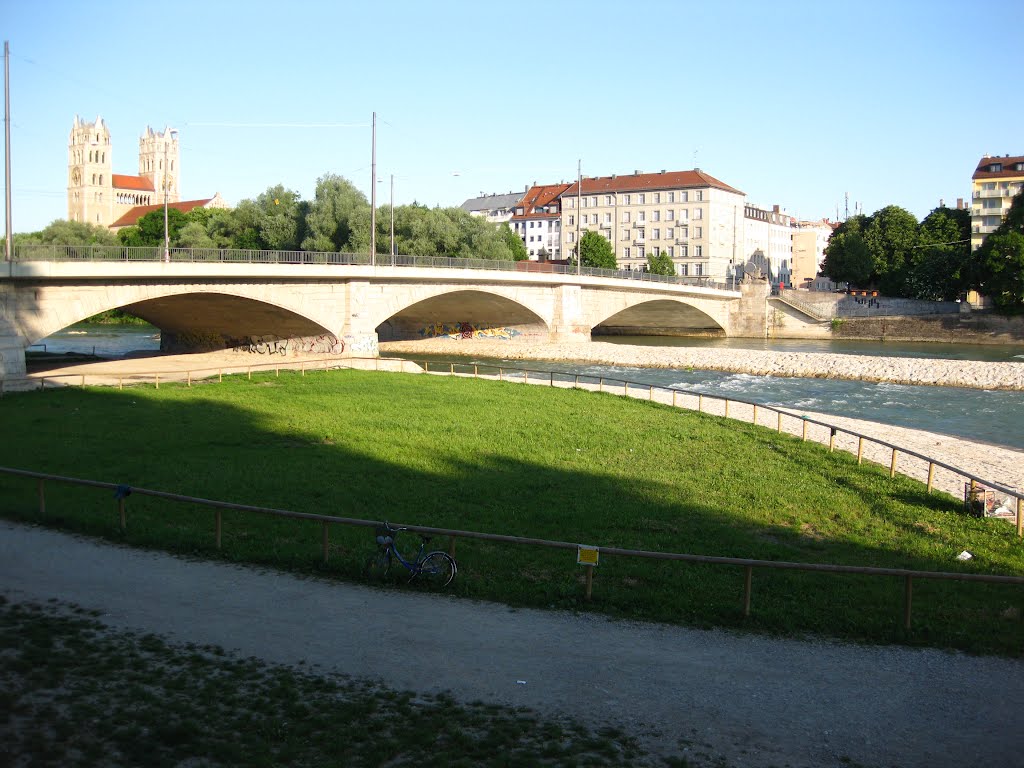 München - renaturierte Isar - Reichenbachbrücke by AndiN