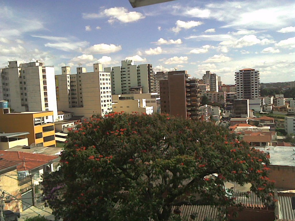 Vista do centro de Barbacena, a partir do Plaza Center Shopping by Piacesi