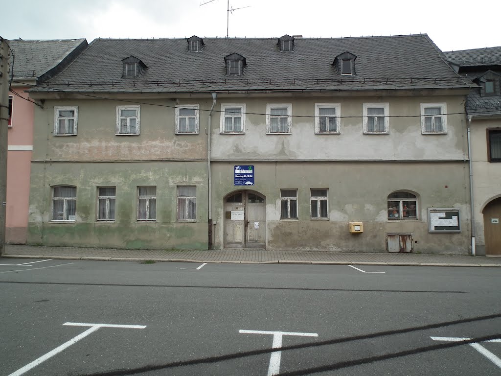 Mühltroff - Am Markt - DDR-Museum 50° 32' 21.90" N 11° 55' 38.28" E by A.B.W.