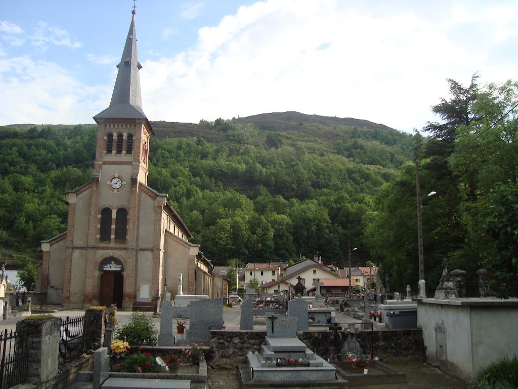 Iglesia y cementerio - Savignac - Francia by Pedro Miguel Barriuso