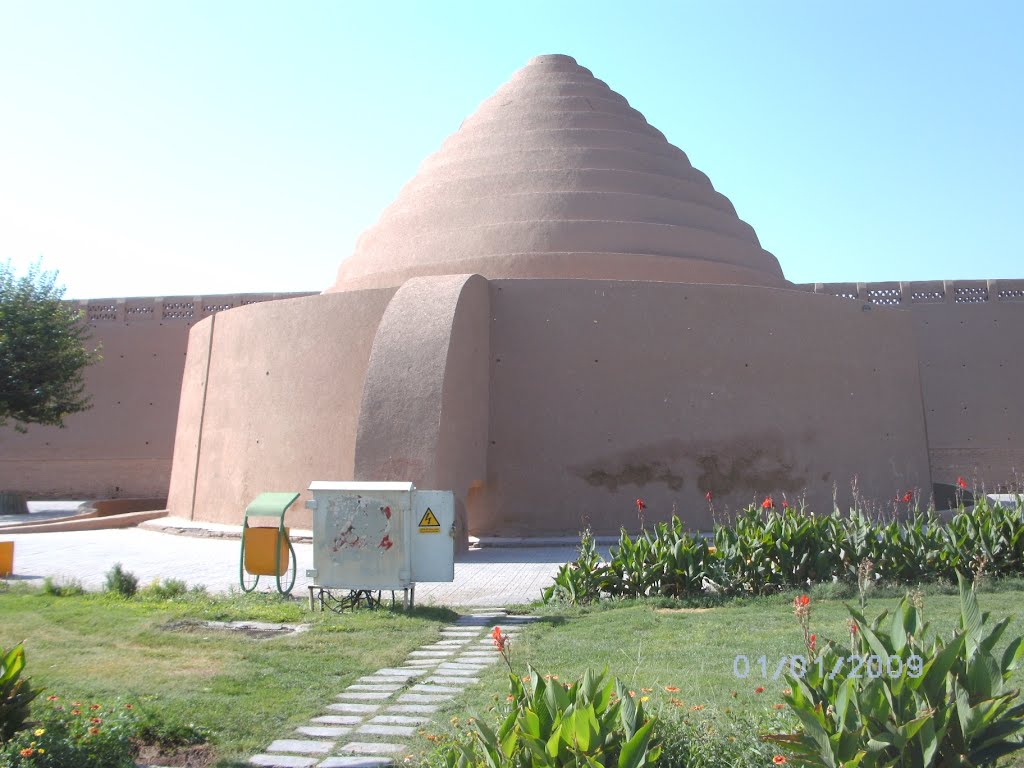 Yakhdan-Moaydi-یخدان مویدی by Reza Dehghanizadeh