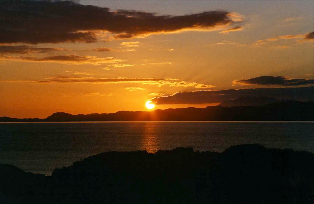 Sunset over Skye - 1. July 1989 by beamish boy