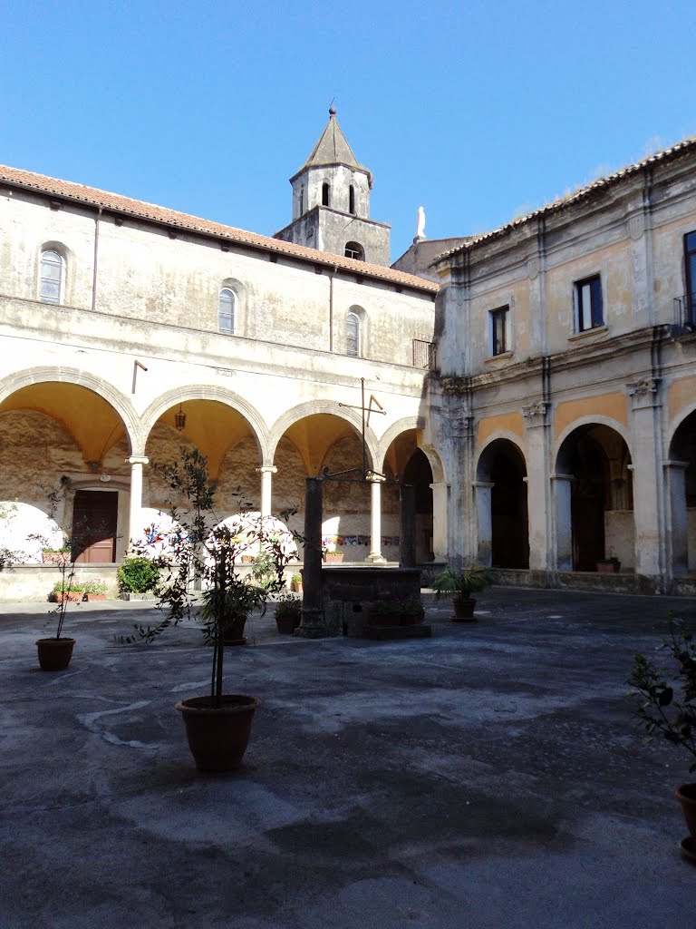 Chiostro della chiesa di Santa Maria del Pozzo by Geosergio