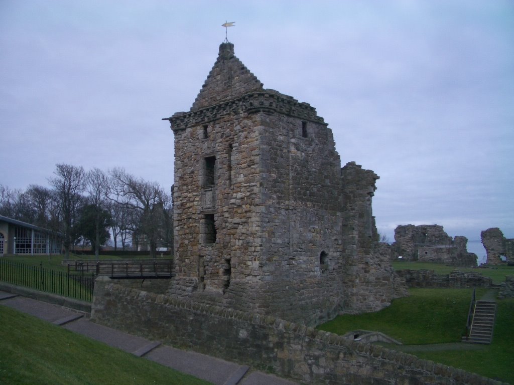 St. Andrews Castle ruins by sainthu