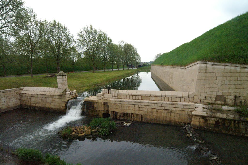 Toul the city walls - "la sortie des eaux" by stevenvanValen+hannekeRolloos