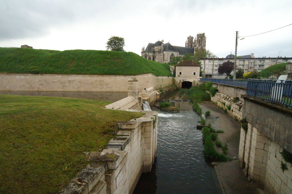 Toul the city walls - "la sortie des eaux" by stevenvanValen+hannekeRolloos