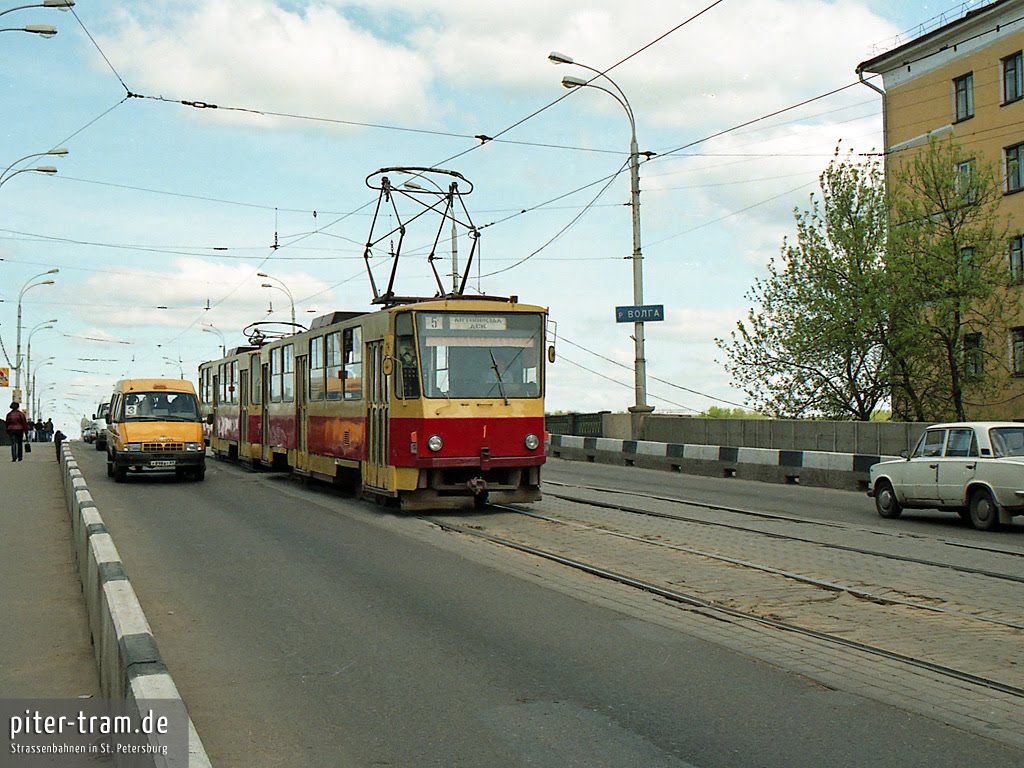 Zug aus T3M 1+3 auf der Novovolzhskij-Brücke by tram2000