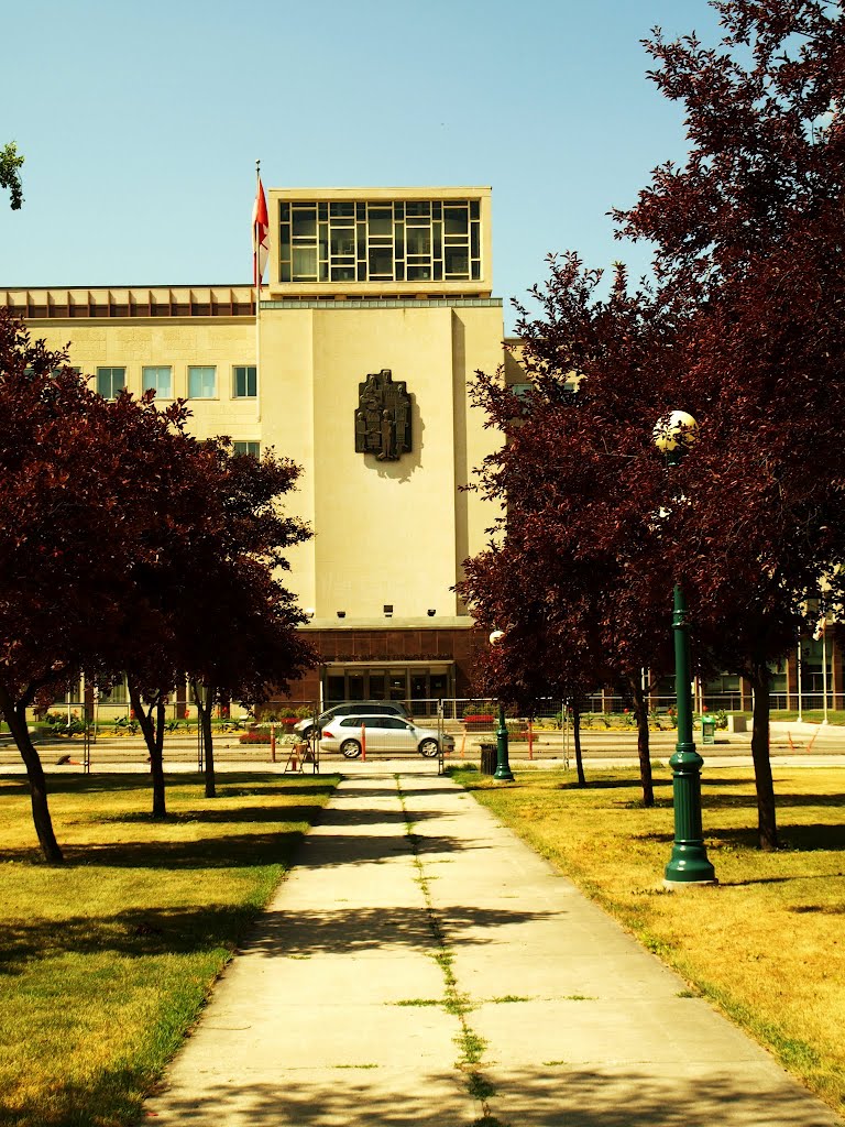 Legislature Building, Winnipeg, Manitoba by Shahnoor Habib Munmun