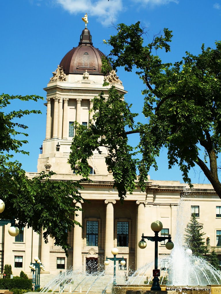 Legislature Building, Winnipeg, Manitoba by Shahnoor Habib Munmun