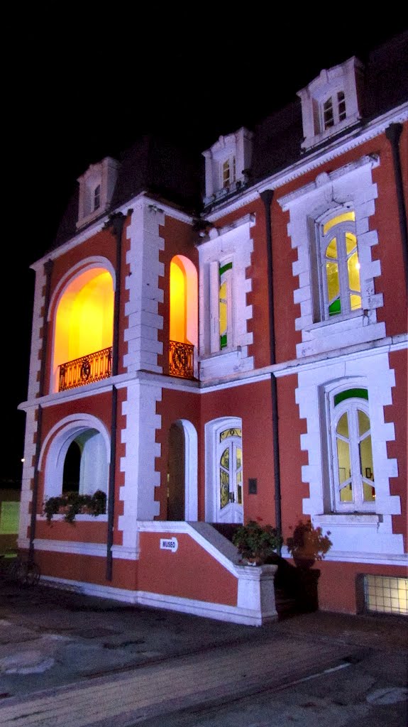 MUSEO DE GALA POR 25 DE MAYO by ANDY ABIR