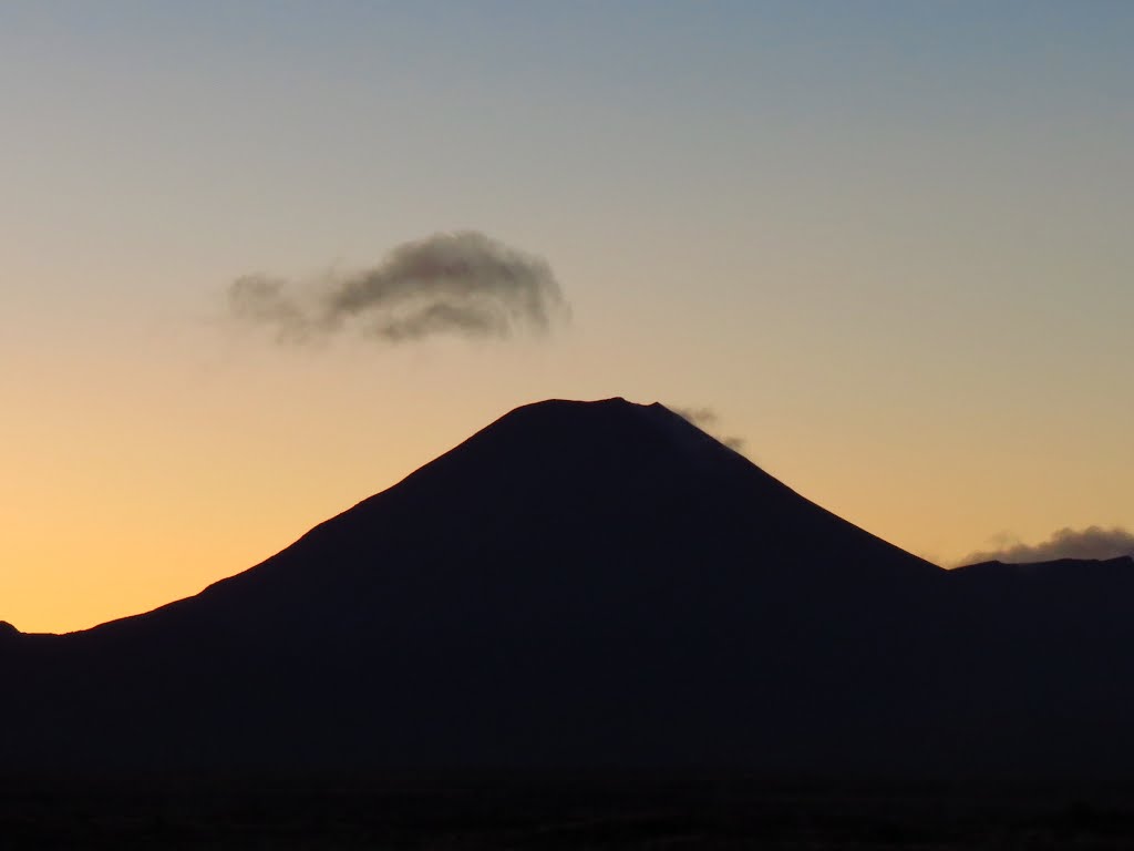 Vulcão Ngauruhoe, Tongariro National Park, Desert Road by © E. Avelino