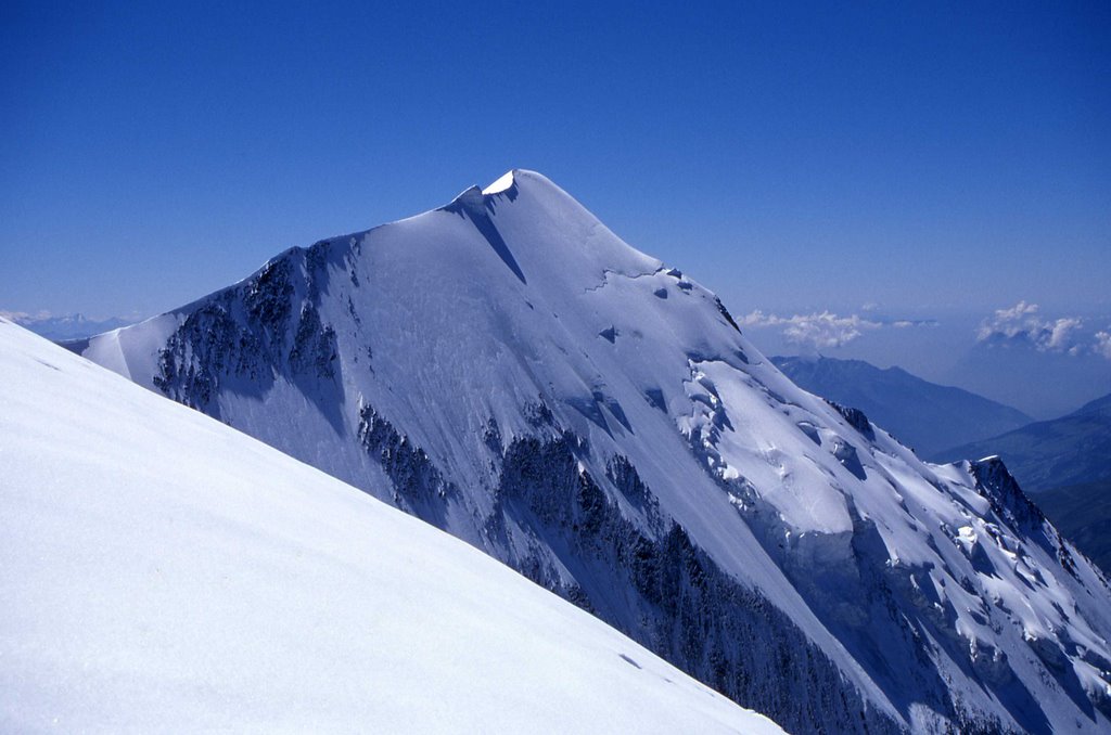 Bionnassay depuis le Dôme du Gouter by Etienne J.