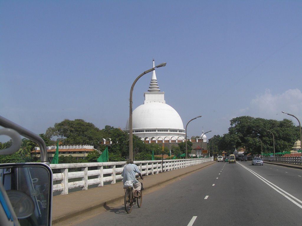 Temple of Kalutara by jacomien