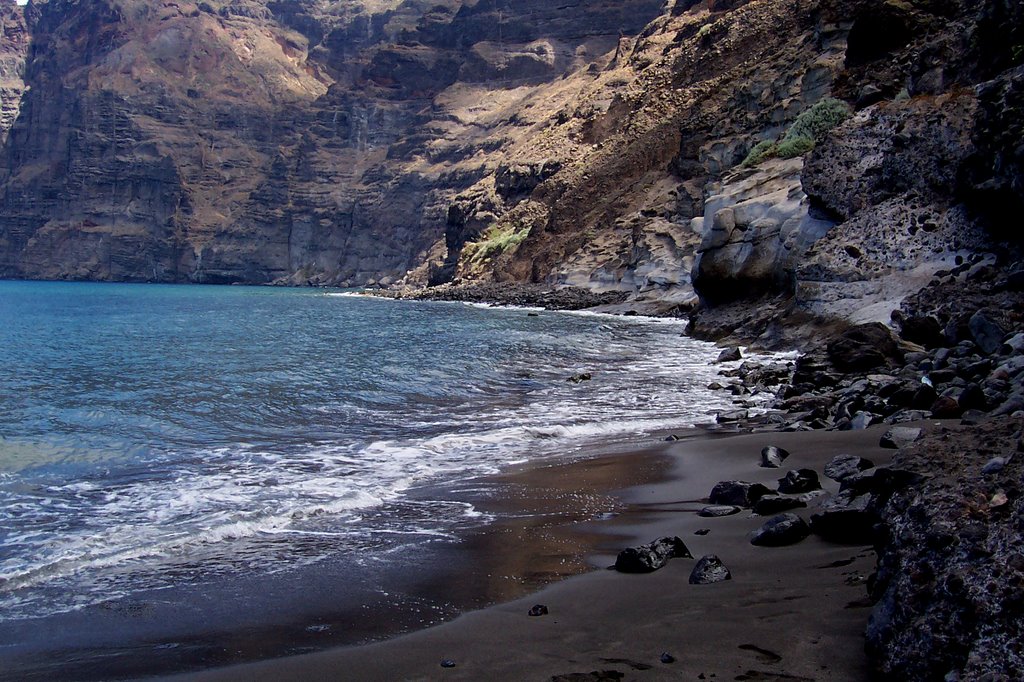 Playa de los Gigantes by nashete