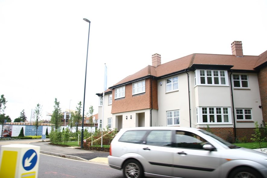 King Harry Lane - St Albans by Paul HART