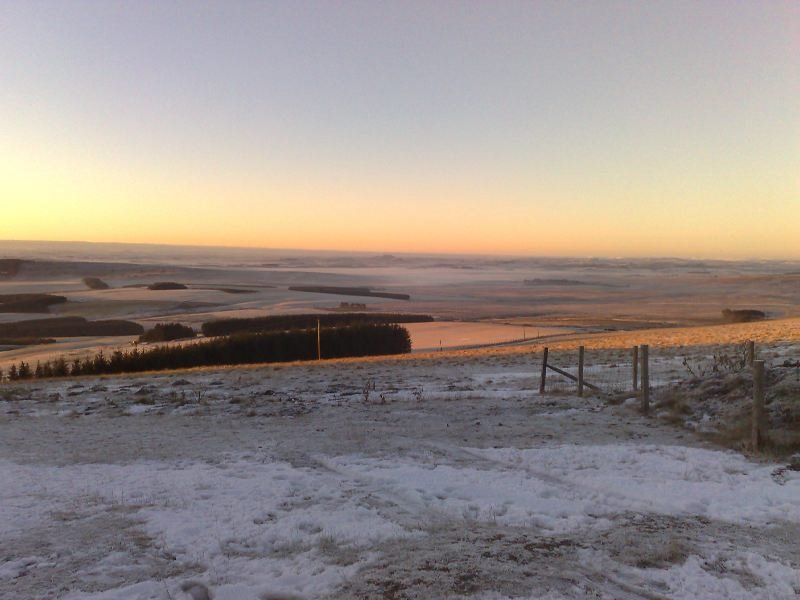 Frosty Morning; View to the South of Hardens Hill by mrkydrd