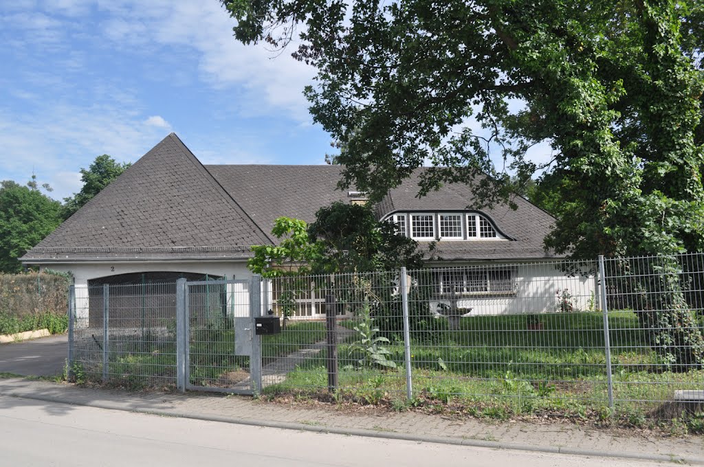 Schöne Villa im Gewerbegebiet St. Leon-Rot von Siegfried Kremer by Siegfried Kremer Philippsburg