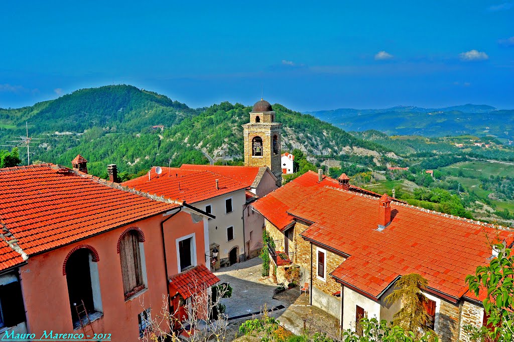 Montechiaro d'Acqui, borgo Alto. Veduta panoramica dalle rovine del castello by mauro1968