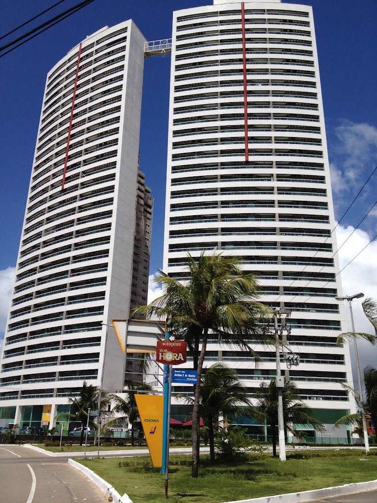 Torres gêmeas de Ponta Negra by Dedé de Zé Luca