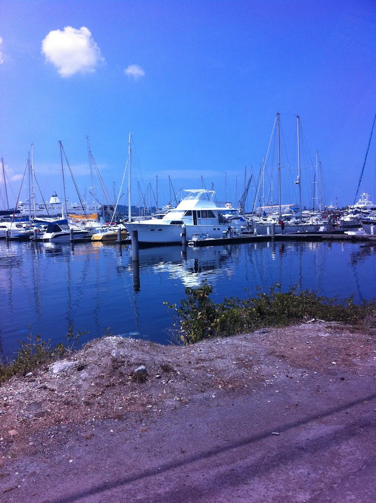 Subic Yacht Club by Emelio Napa