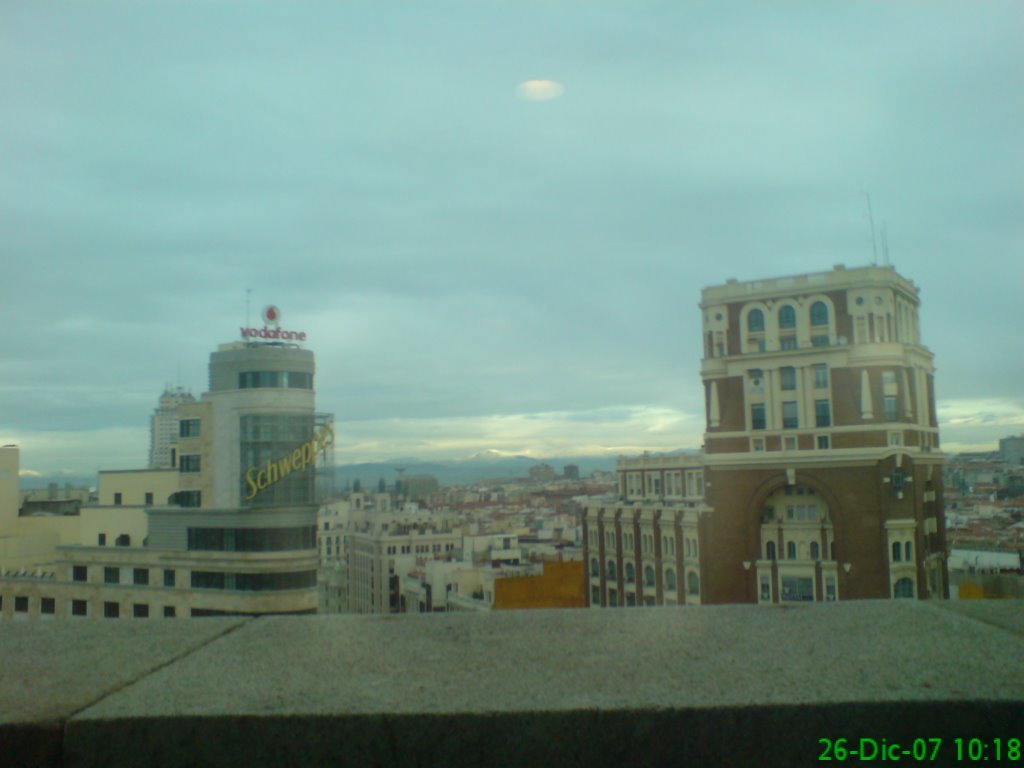 Publicidad de schweppes en Callao by Pedro José Bartolomé