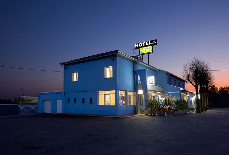 Hotel Ponte Colorno, Parma by Vincenzo Firenze