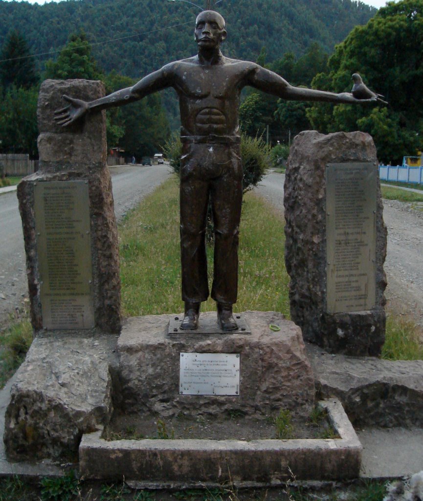 Memorial a los Desaparecidos del Complejo Forestal Panguipulli by Leandro Otero