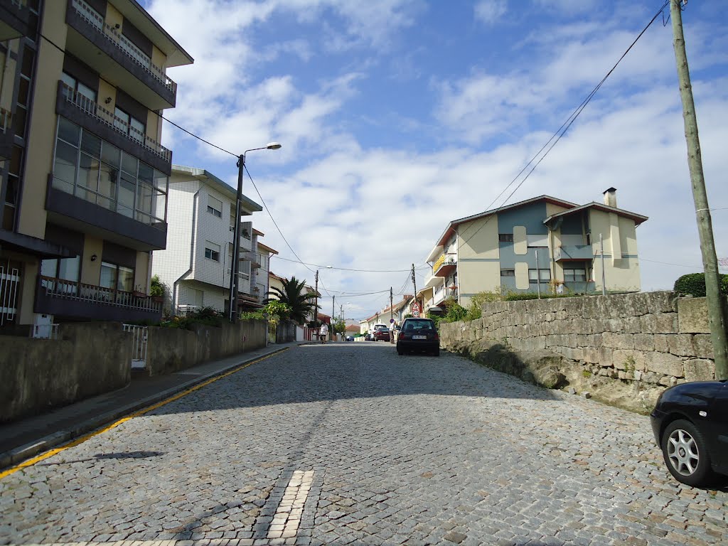 Rua Nova do Corim by Belmiro Teixeira