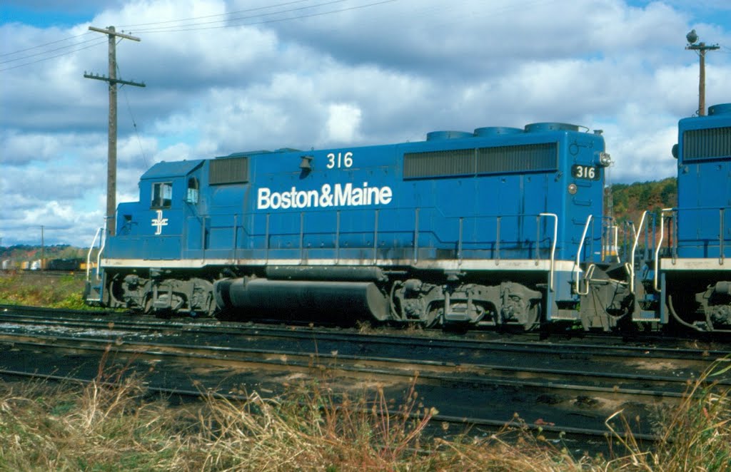 Boston and Maine Railroad EMD GP40-2 No. 316 at Mechanicville, NY by Scotch Canadian