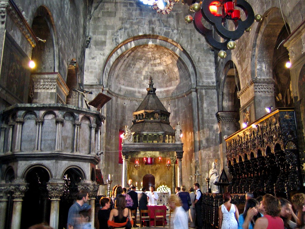 Wedding & Tourists inside the old Gothic Cathedral of St. Lawrence by Nikbrovnik