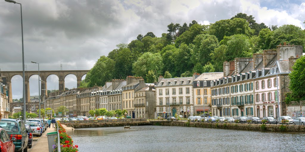 Le port de Morlaix by Pieter van der Woude