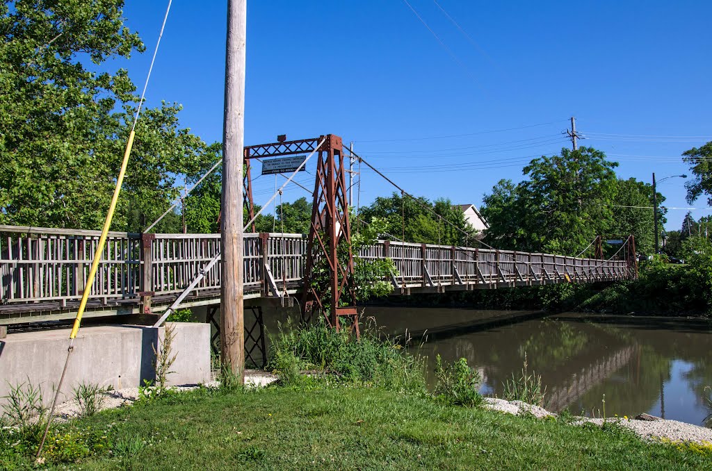 Chautauqua Park Swinging Bridge - Pontiac, IL by D200DX