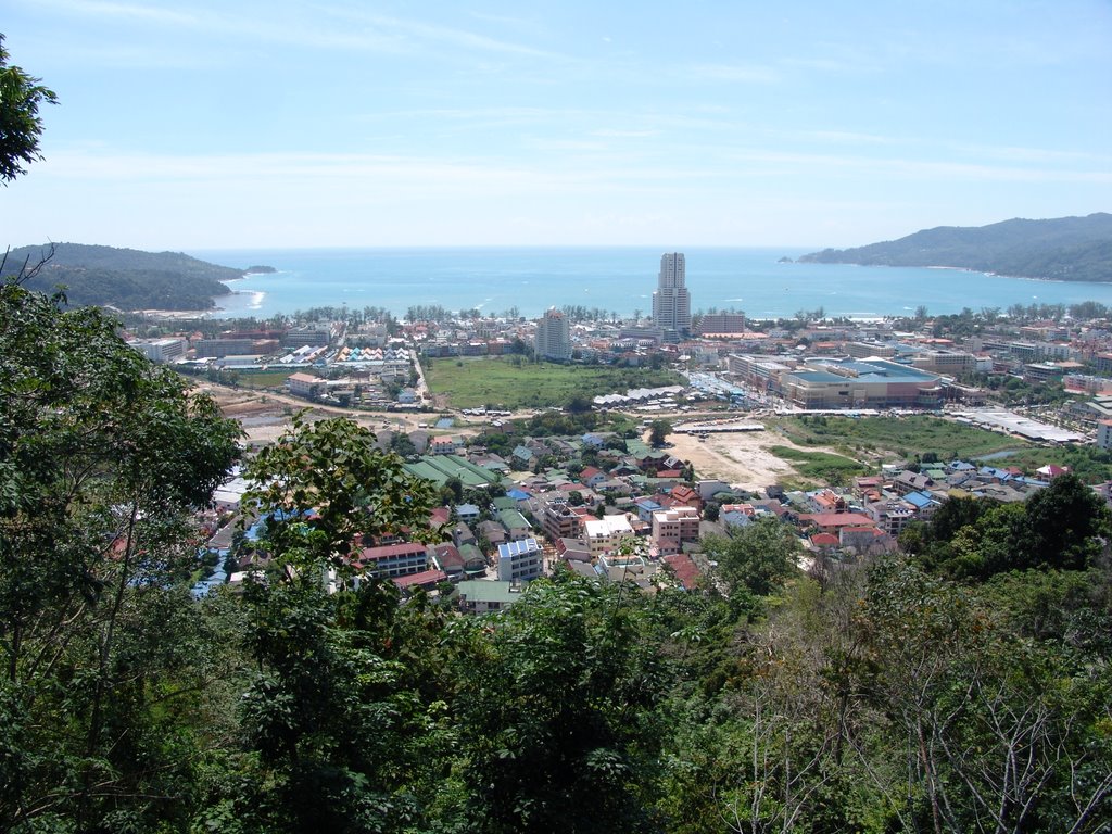 Patong Beach cental side by Wieland Kleinert