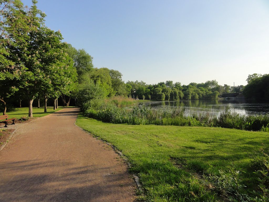 Stadtpark Merseburg by Gert Kleinsteuber